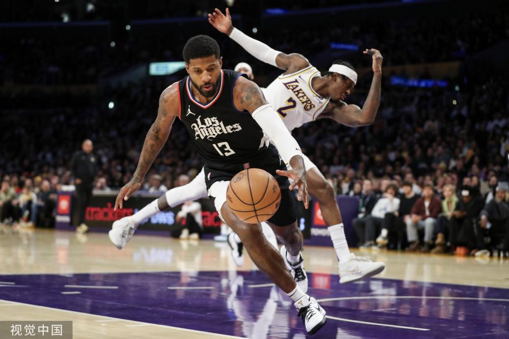 以其卓越的 以其卓越的