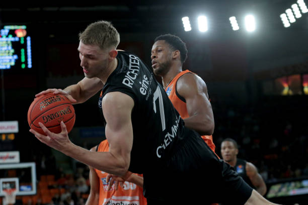 压迫防守时 压迫防守时